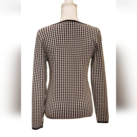 White House Black Market Houndstooth Women's Blouse. Holiday Top. Fashion Top - Picture 3 of 6